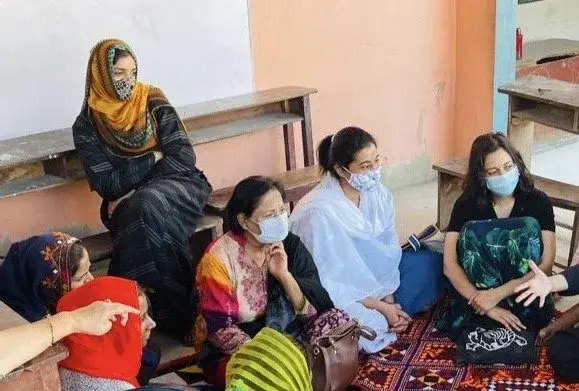 Community meeting on the outskirts of Karachi